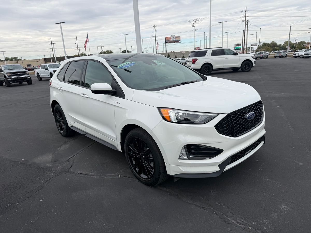 2022 Ford Edge ST-Line photo 3