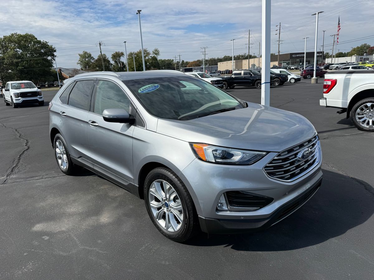 2020 Ford Edge Titanium photo 3