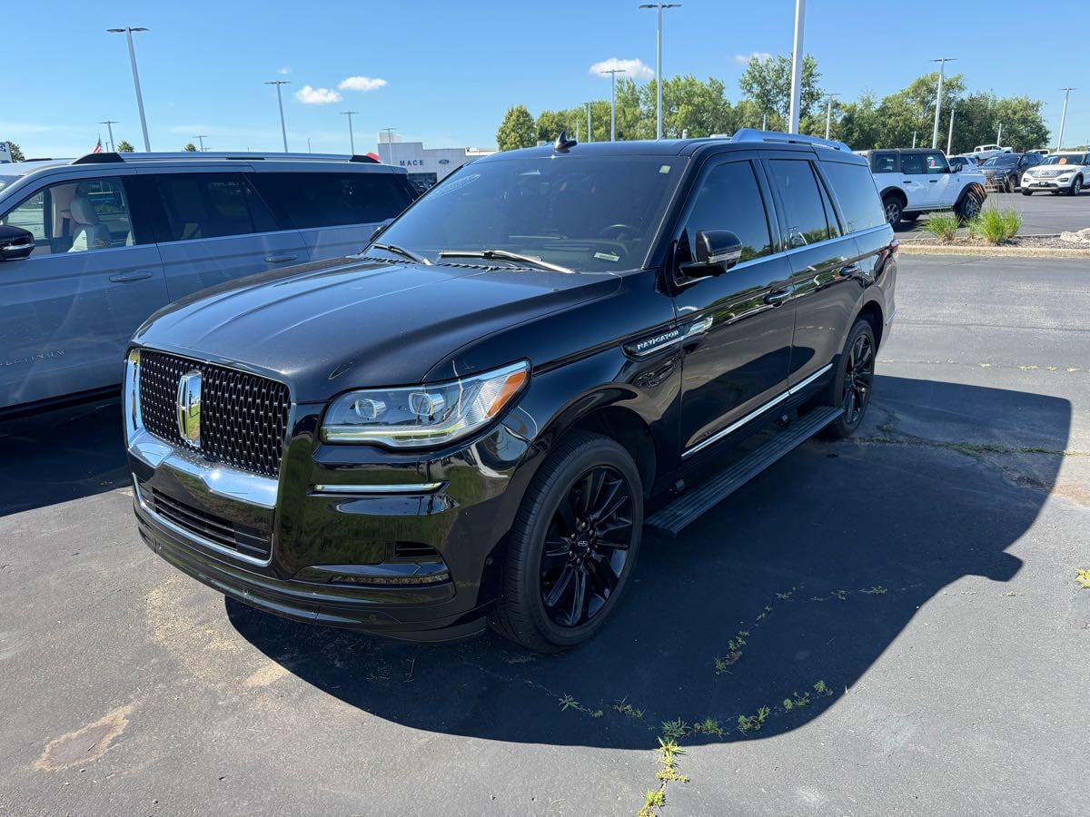 2024 Lincoln Navigator Reserve 4WD's photo