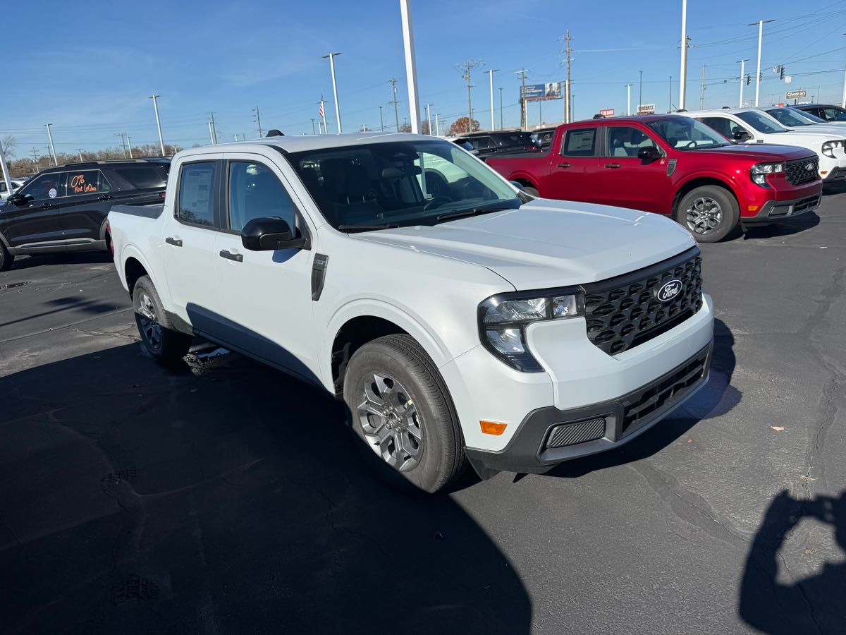 2025 Ford Maverick XLT photo 3