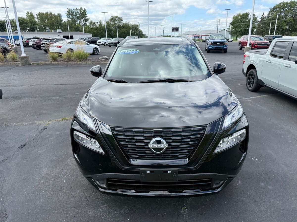 2023 Nissan Rogue SV photo 2