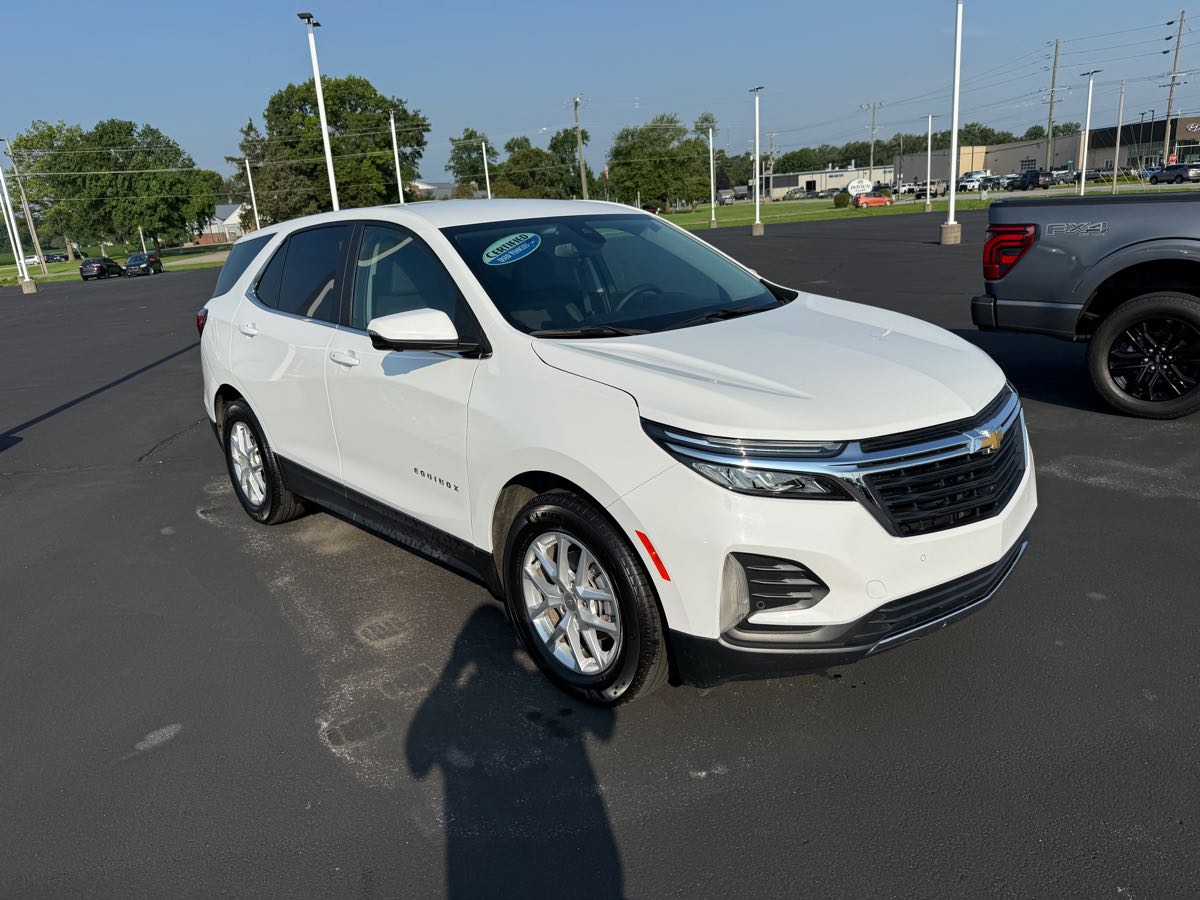2024 Chevrolet Equinox LT photo 3