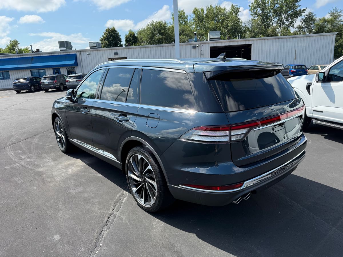 2023 Lincoln Aviator Reserve photo 3