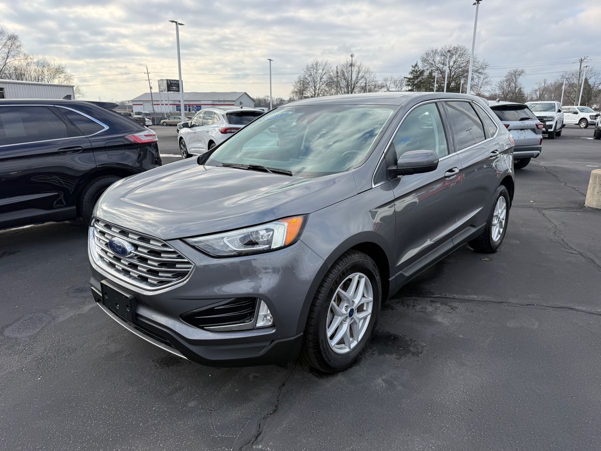 2022 Ford Edge SEL's photo