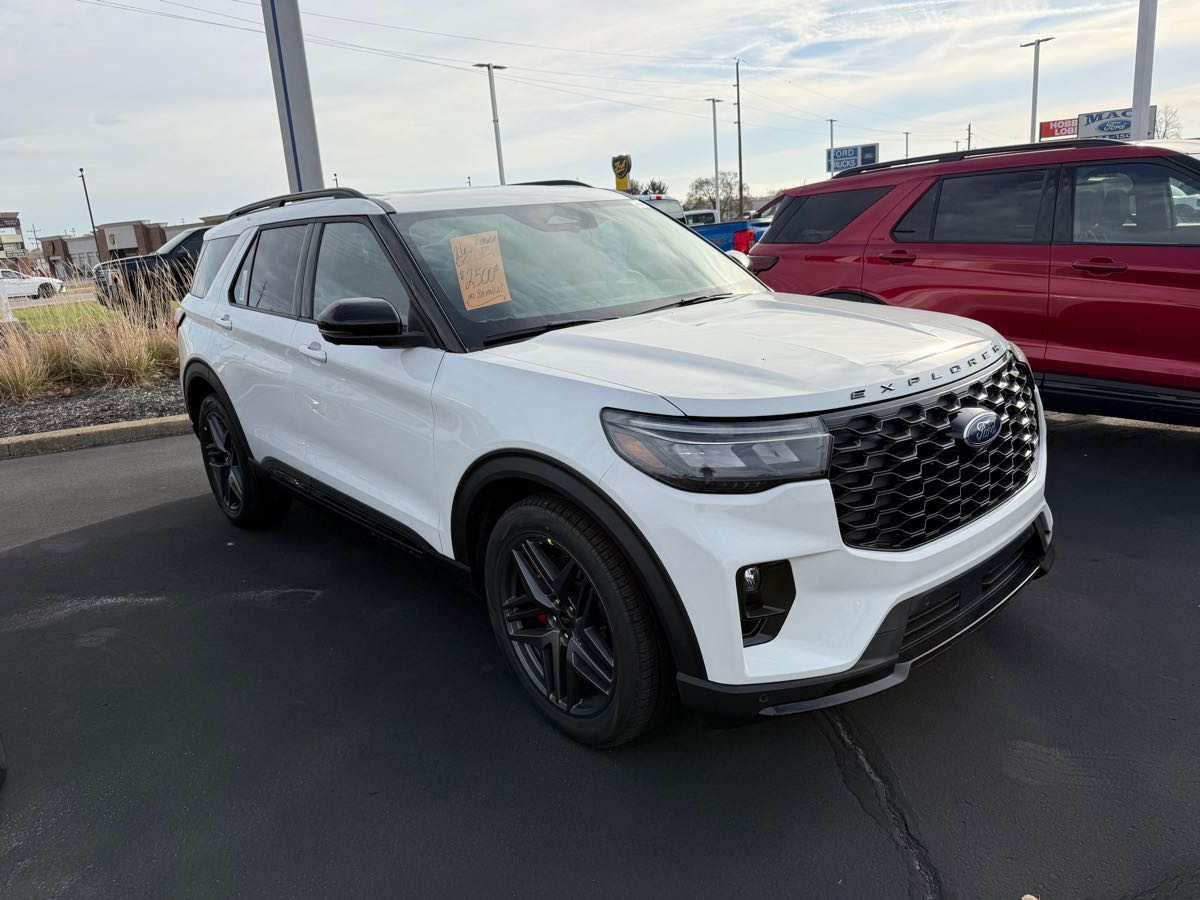 2026 Ford Explorer ST photo 3