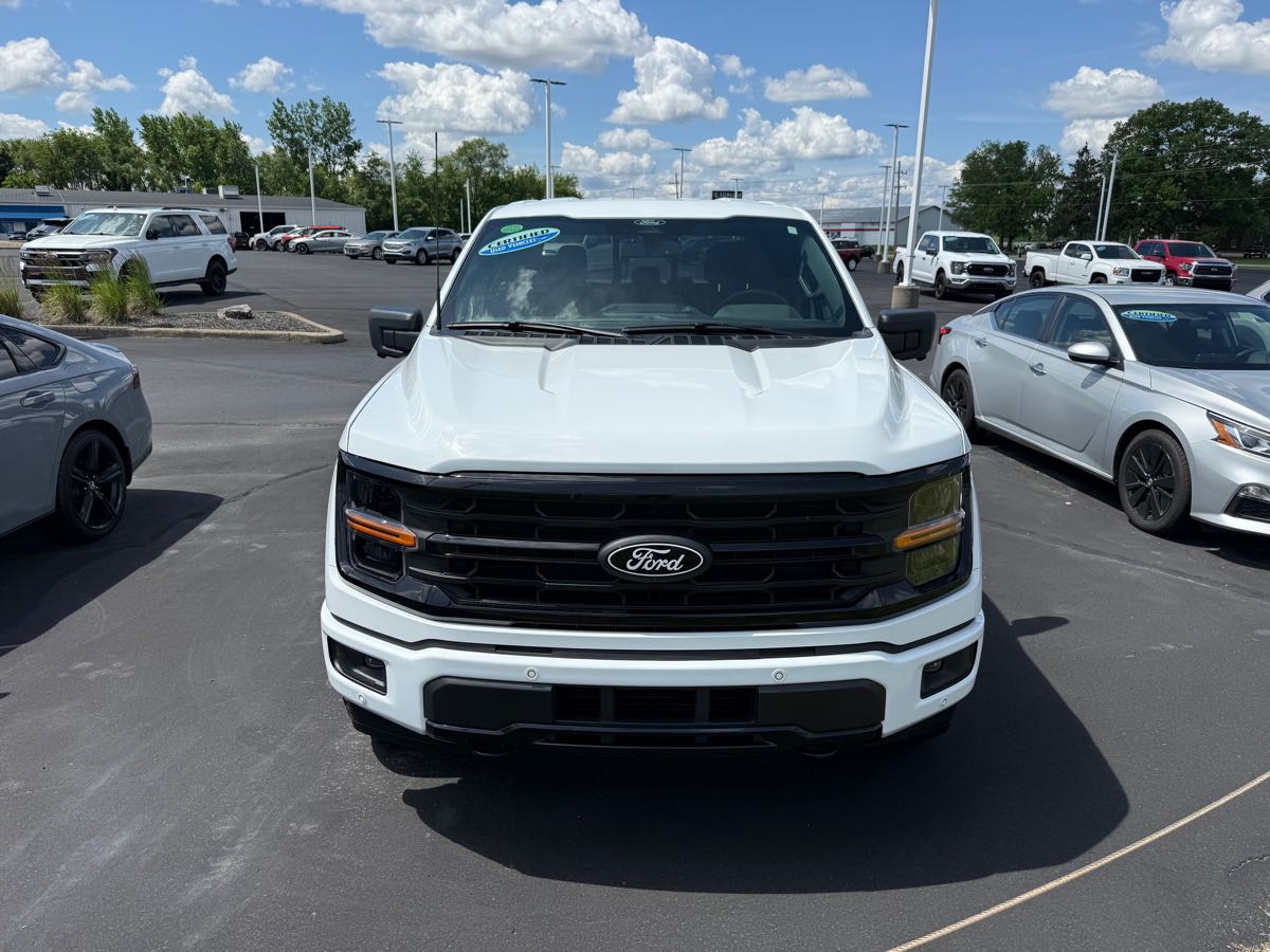 2024 Ford F-150 XLT photo 2