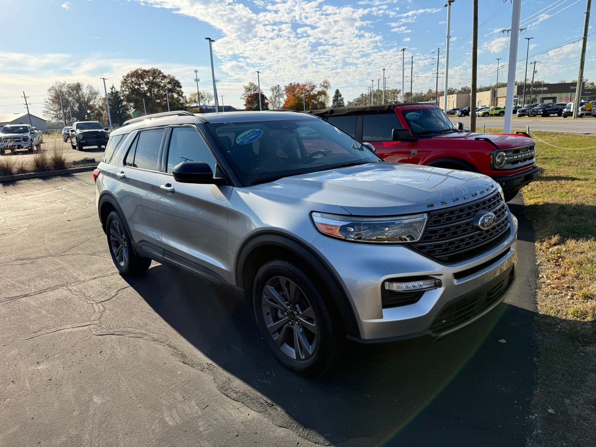 2022 Ford Explorer XLT photo 3