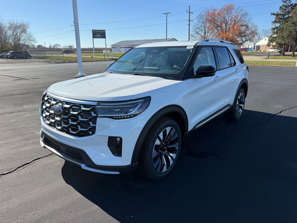 2026 Ford Explorer Platinum's photo