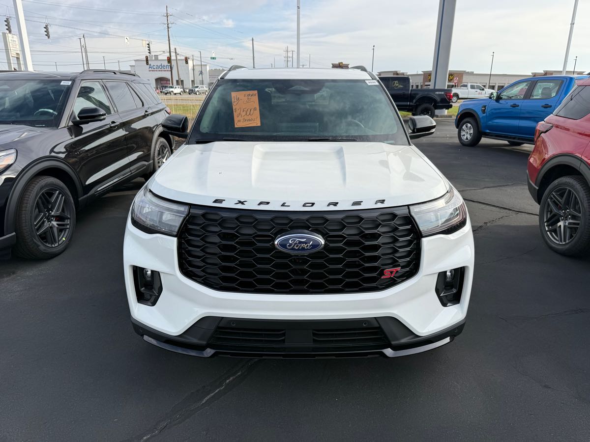 2026 Ford Explorer ST photo 2