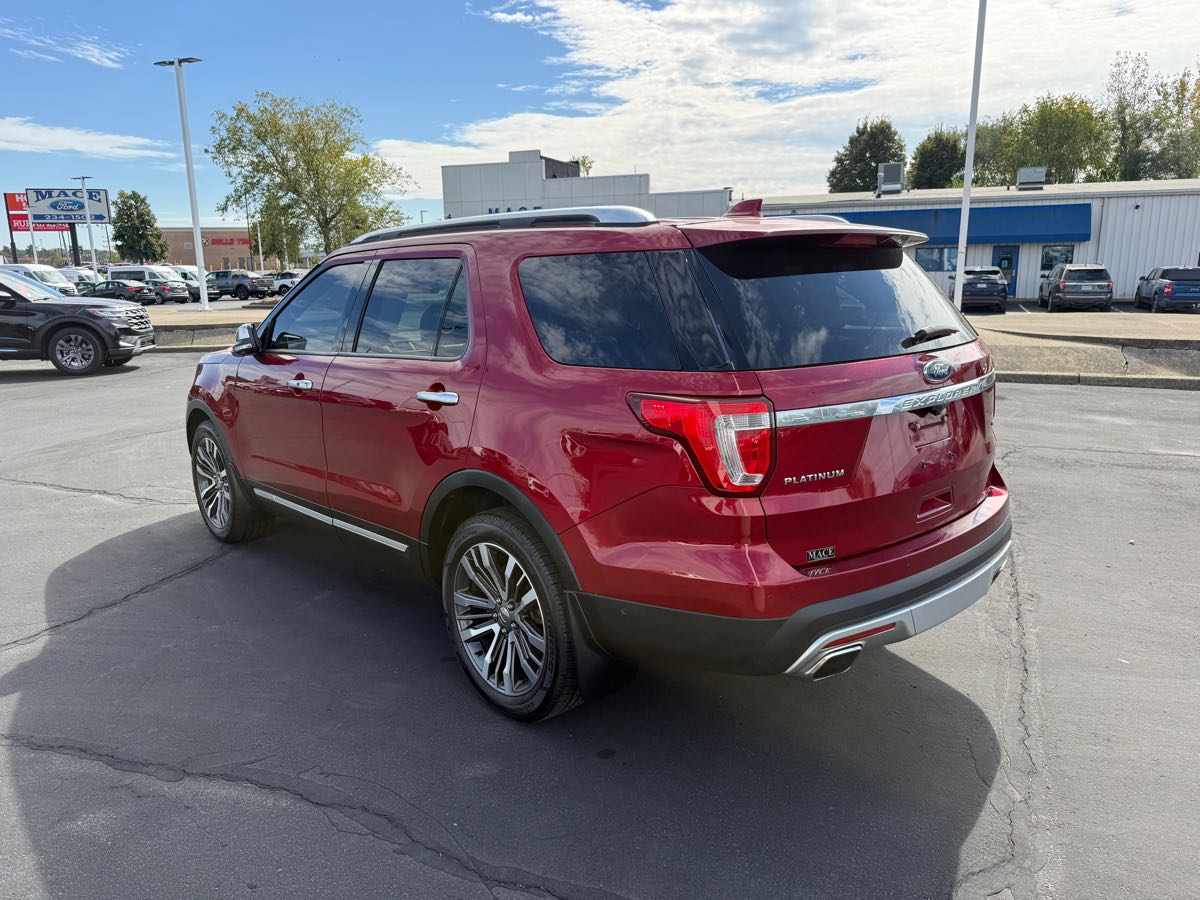 2017 Ford Explorer Platinum photo 2
