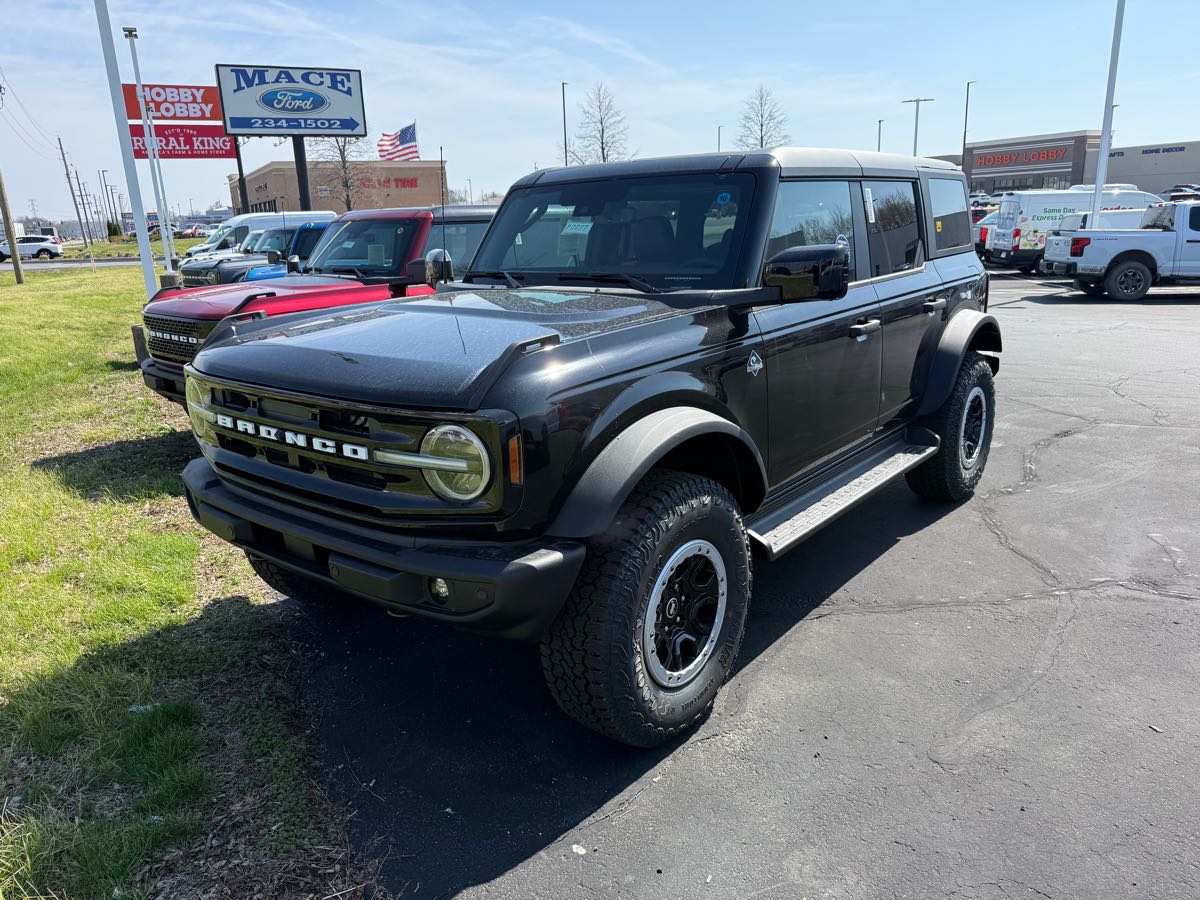 2026 Ford Bronco Outer Banks 4x4's photo