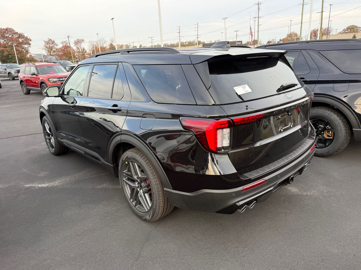 2026 Ford Explorer ST photo 4