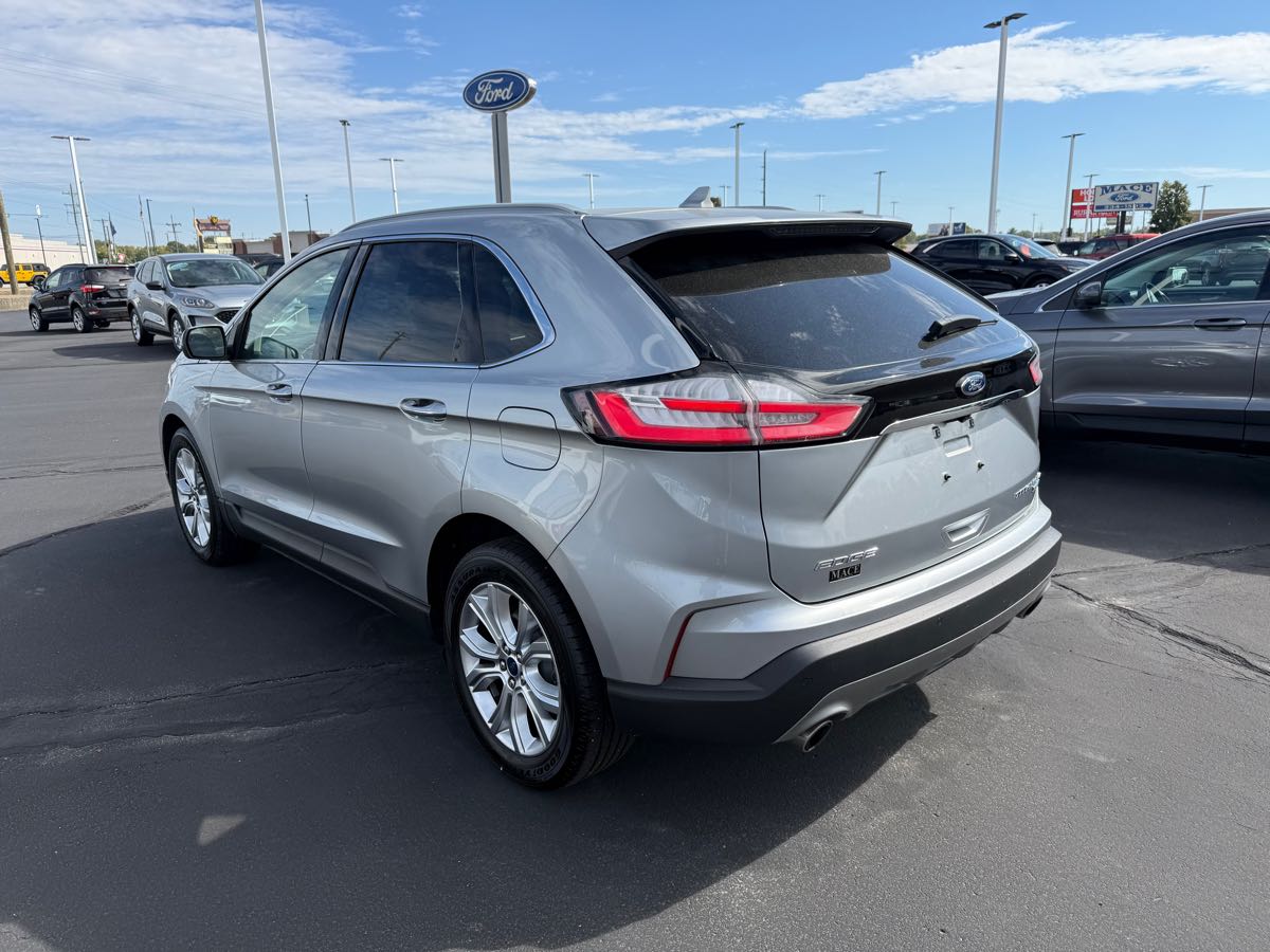 2020 Ford Edge Titanium photo 4