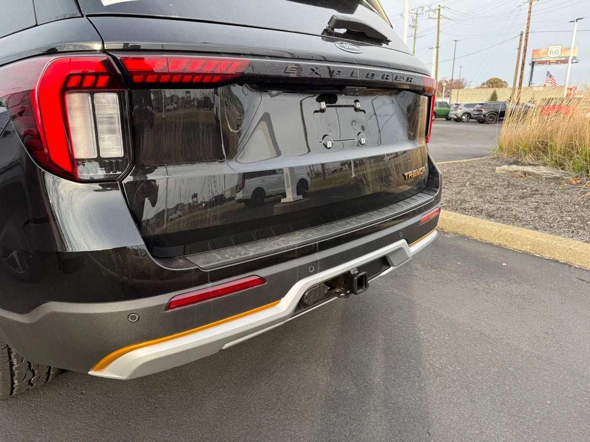 2026 Ford Explorer Tremor - Photo 8