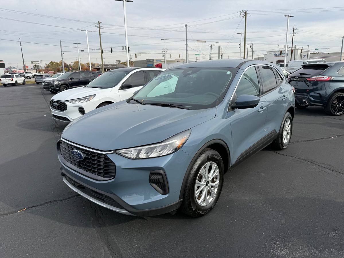 2023 Ford Escape Active's photo