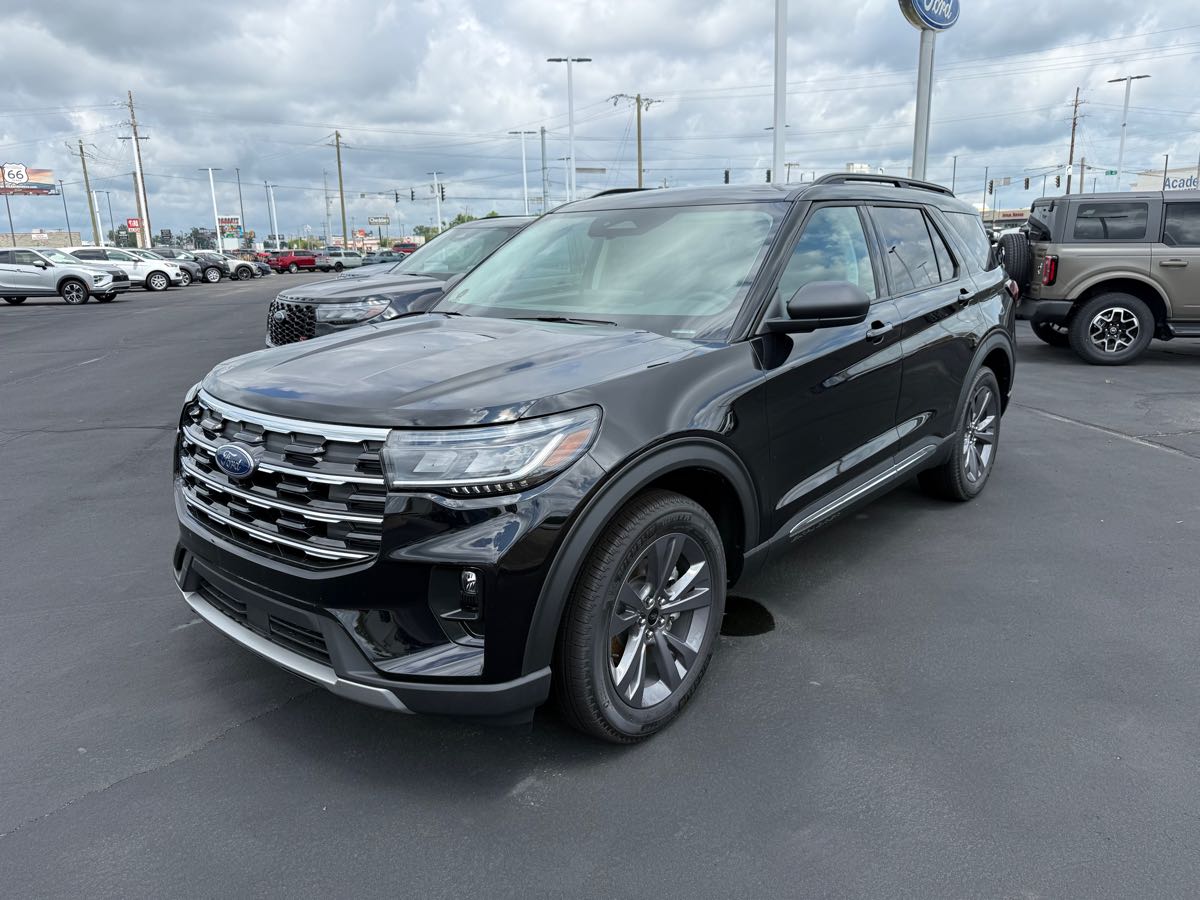 2025 Ford Explorer Active's photo