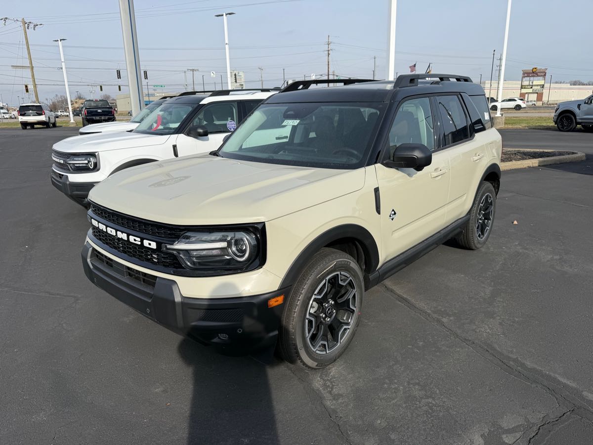 2025 Ford Bronco Sport Outer Banks's photo