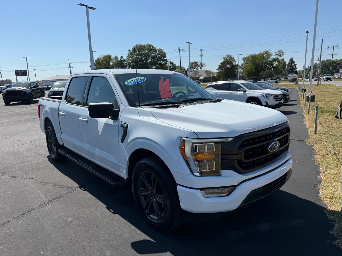 2023 Ford F-150 XLT photo 3