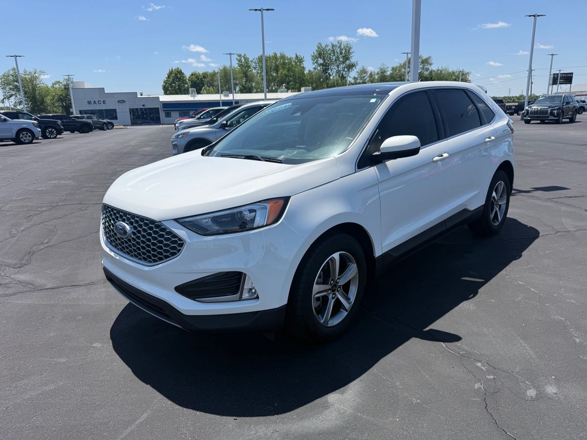 2024 Ford Edge SEL AWD's photo