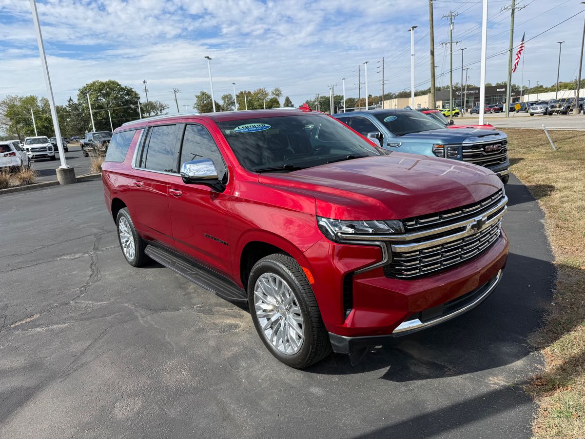 2023 Chevrolet Suburban Premier photo 3