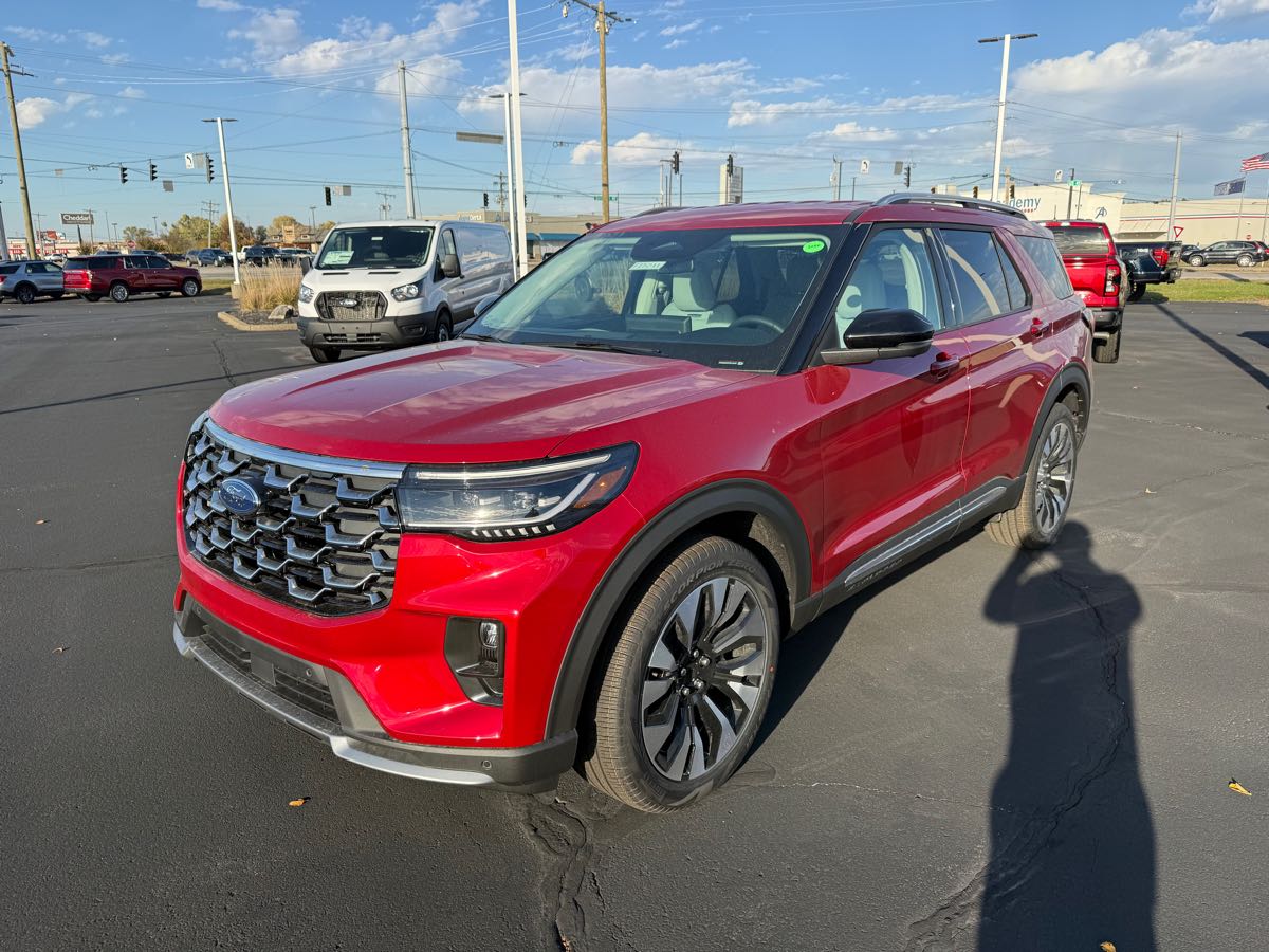 2026 Ford Explorer Platinum's photo