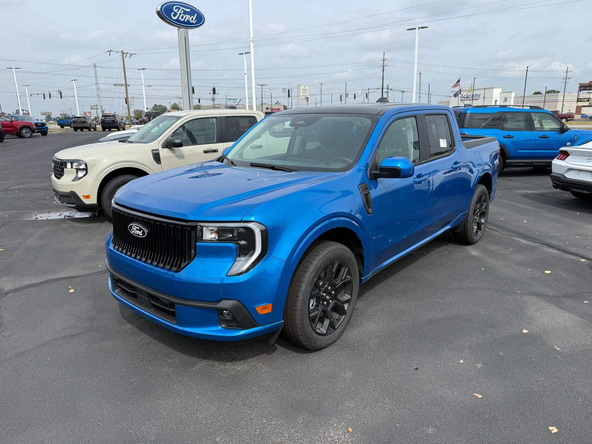 2025 Ford Maverick Lobo's photo