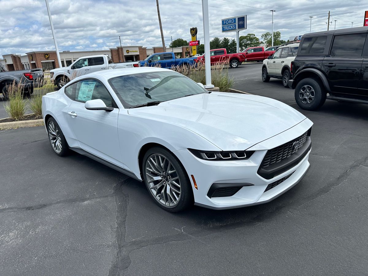 2024 Ford Mustang EcoBoost Premium photo 3