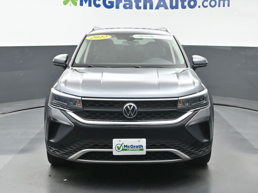 2022 Volkswagen Taos SE photo 3
