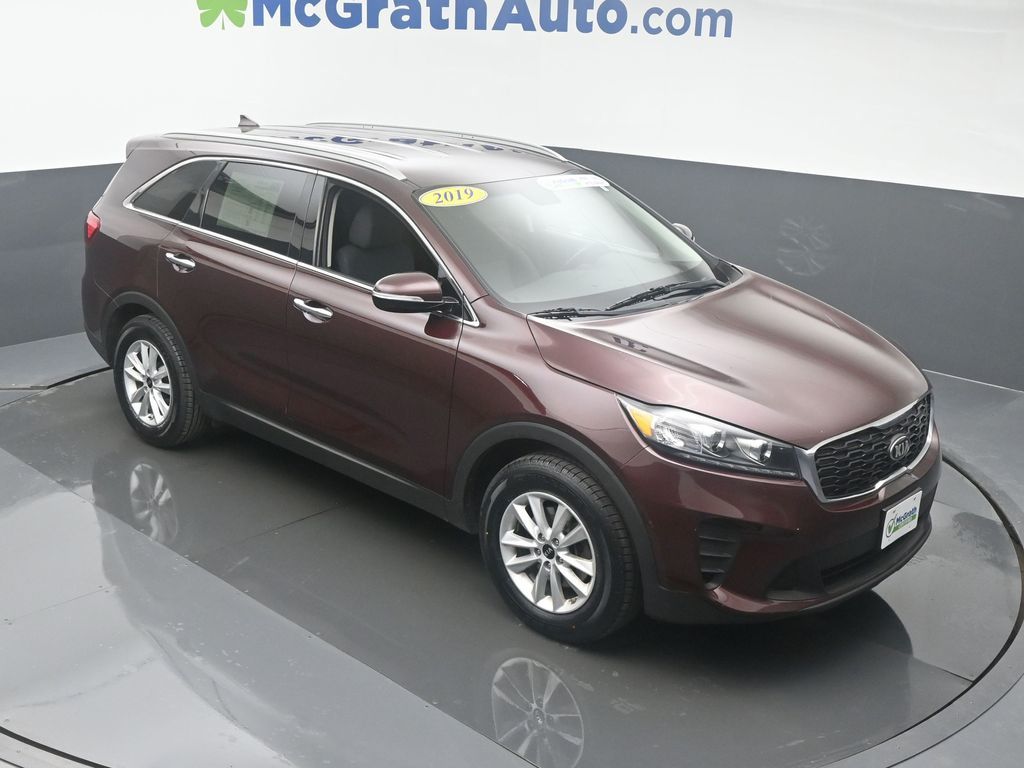 Used 2019 Kia Sorento LX with VIN 5XYPG4A31KG536575 for sale in Marion, IA