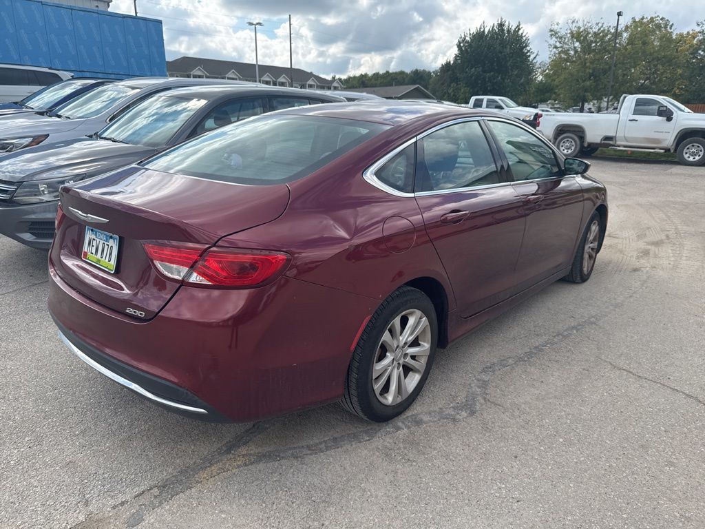 2015 Chrysler 200 Limited photo 3