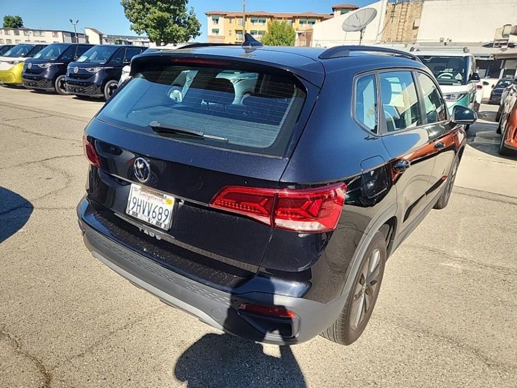 2023 Volkswagen Taos S photo 2