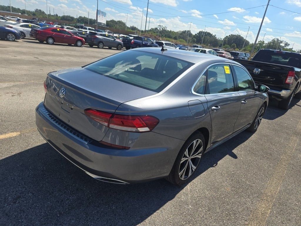 2022 Volkswagen Passat 2.0T SE photo 2