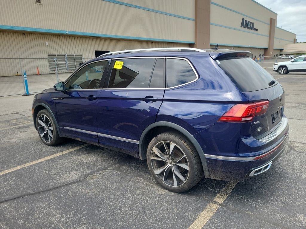 Used 2022 Volkswagen Tiguan SEL R-LINE with VIN 3VV4B7AX2NM069262 for sale in Marion, IA