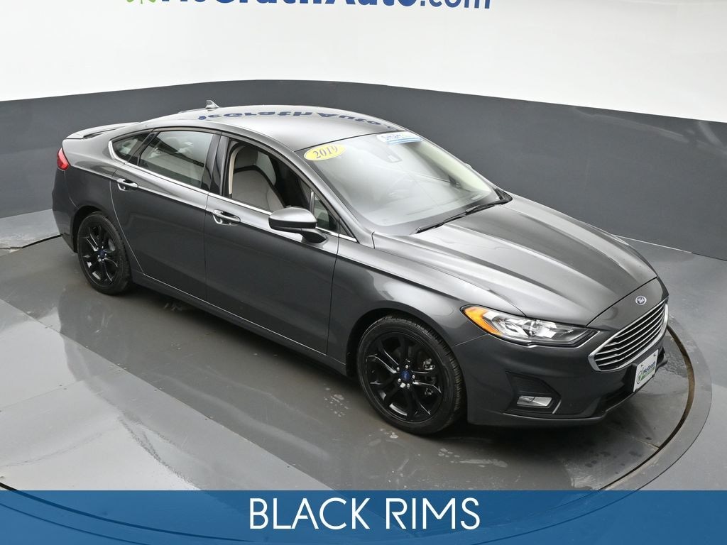 Used 2019 Ford Fusion SE Sedan