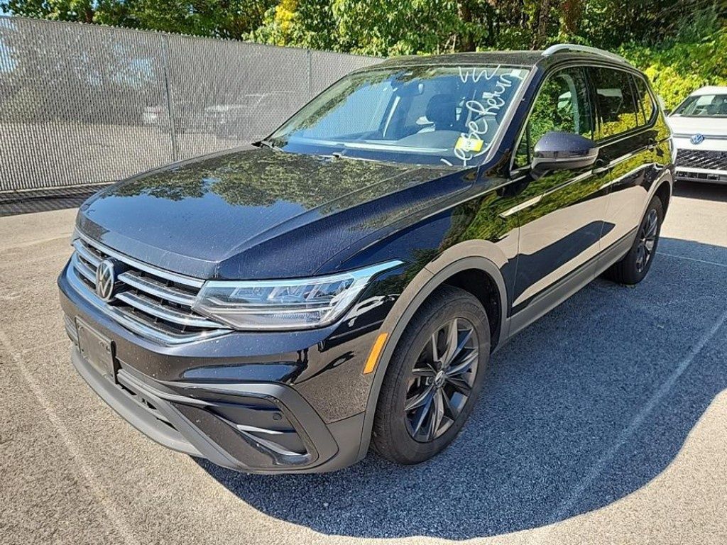 2022 Volkswagen Tiguan SE photo 3