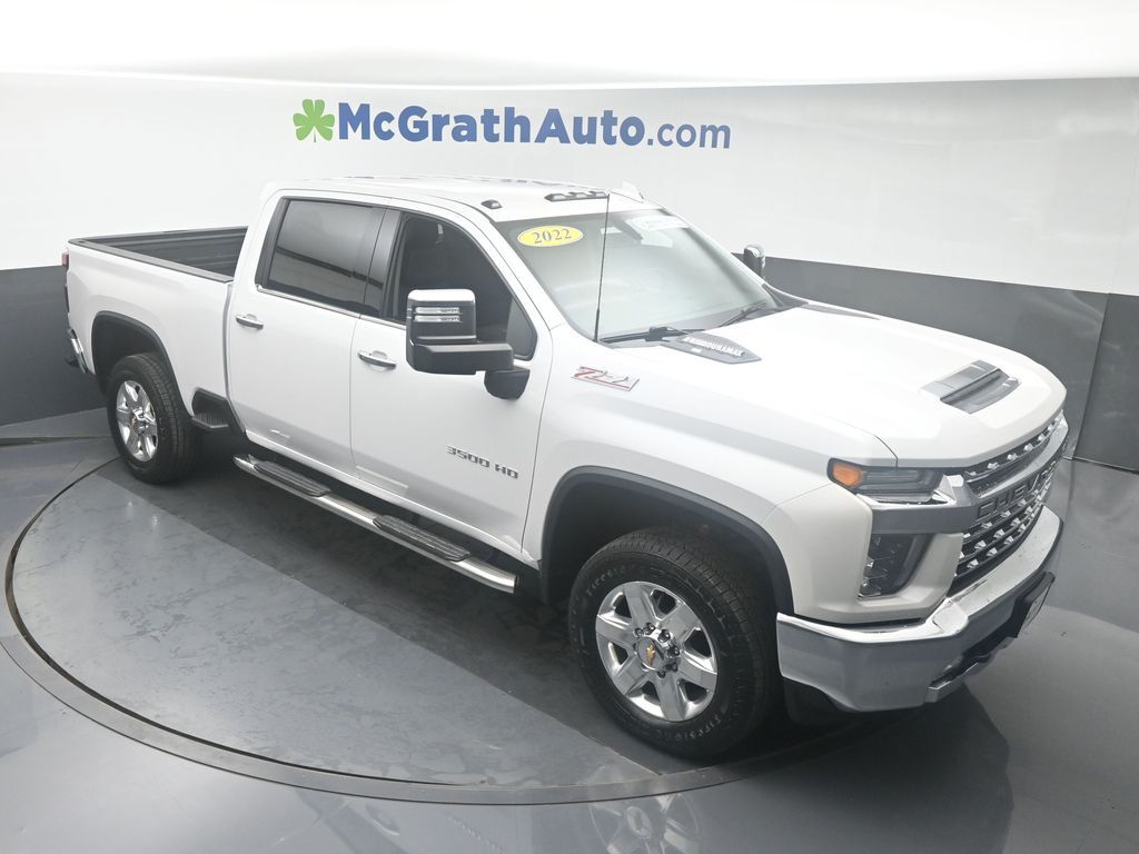Used 2022 Chevrolet Silverado 3500HD LTZ with VIN 1GC4YUEY4NF104995 for sale in Marion, IA