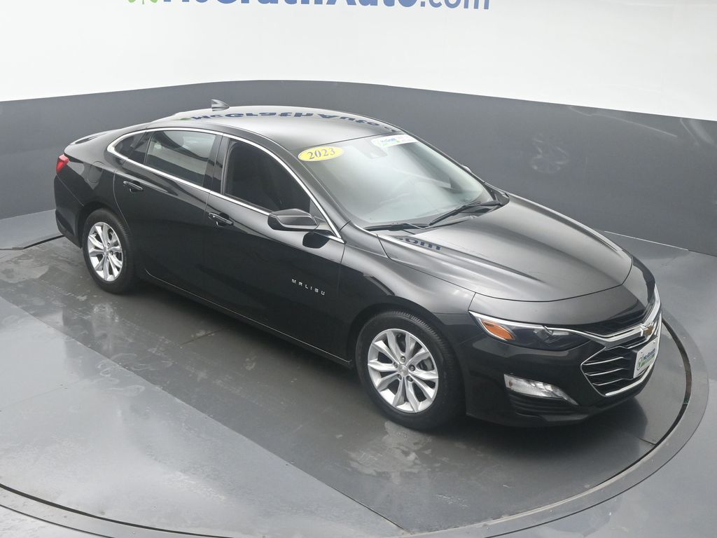 2023 Chevrolet Malibu 1LT photo 2