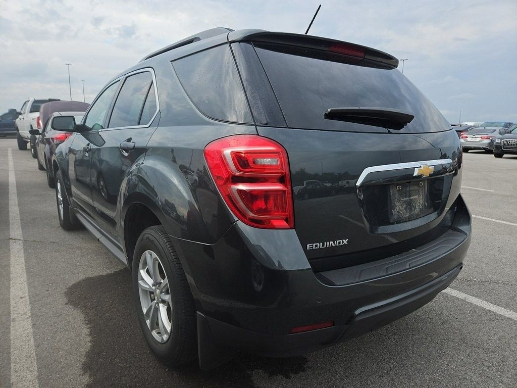 2017 Chevrolet Equinox LT photo 3