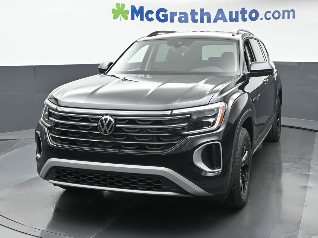 2026 Volkswagen Atlas Peak Edition SE photo 4
