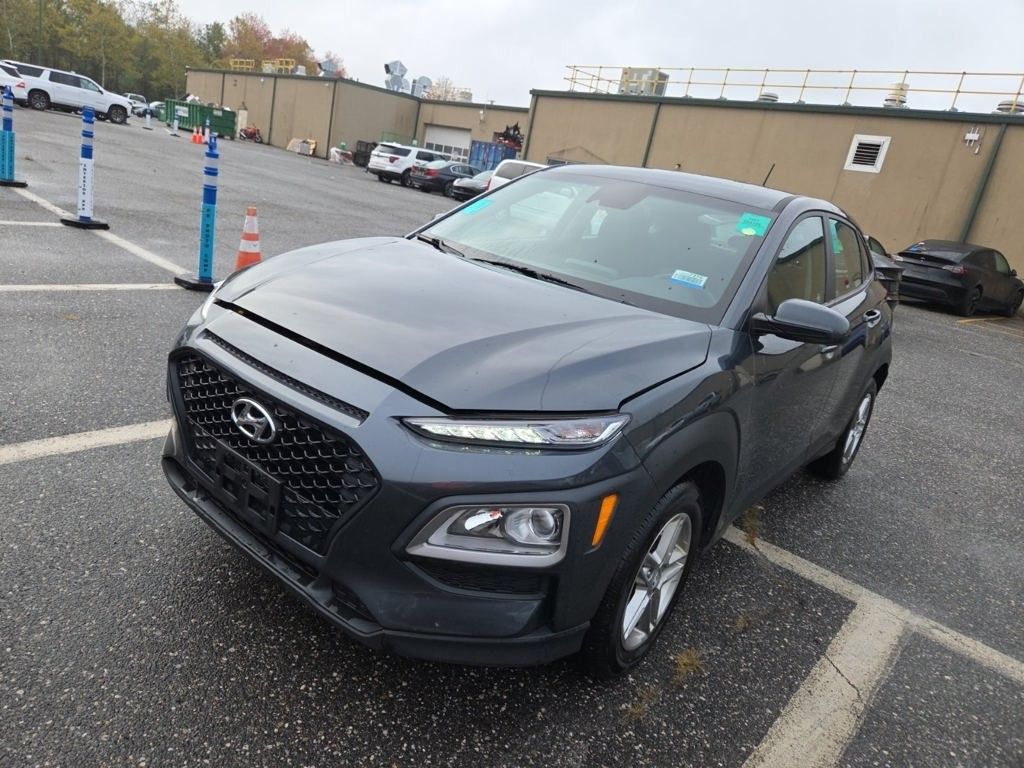 2021 Hyundai Kona SE photo 2