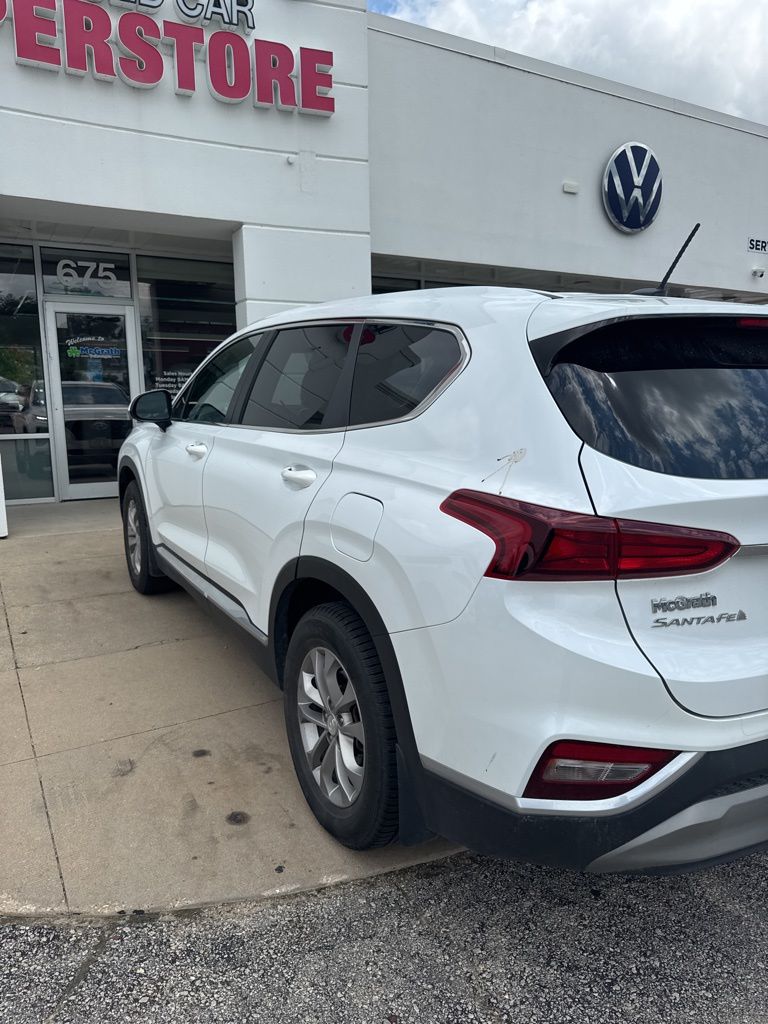 2020 Hyundai Santa Fe SE photo 4