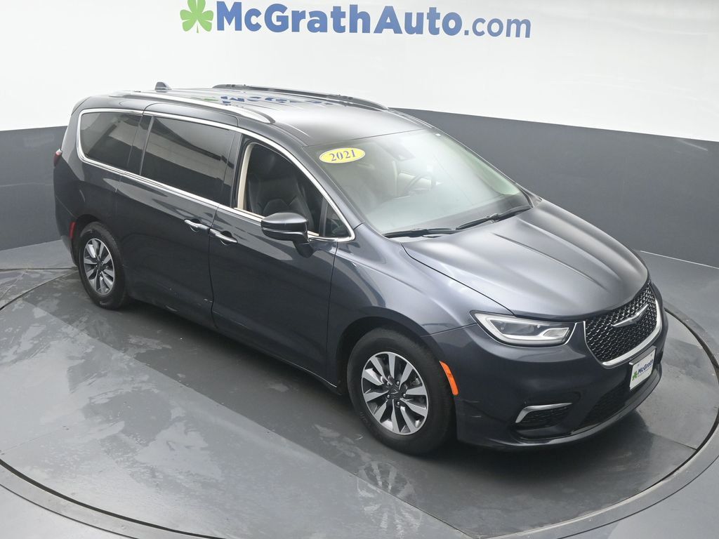 Used 2021 Chrysler Pacifica Touring L with VIN 2C4RC1BG4MR508949 for sale in Marion, IA