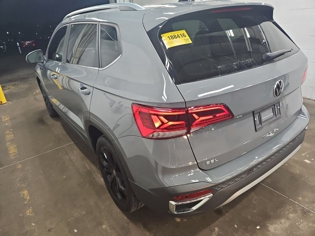 2022 Volkswagen Taos SEL photo 3