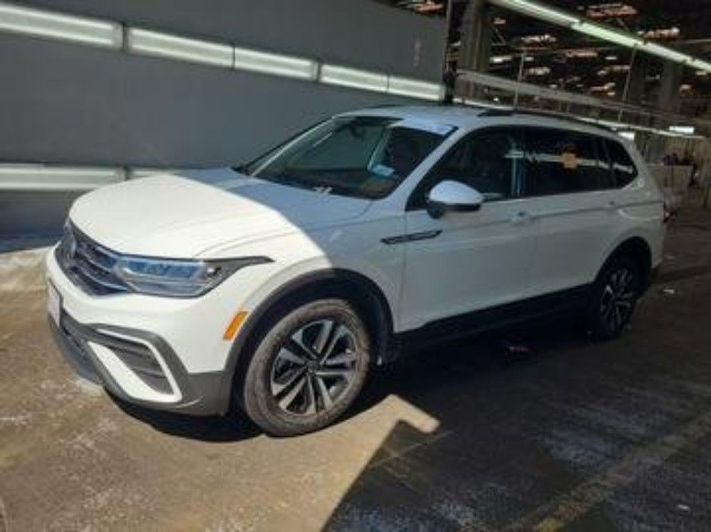 2022 Volkswagen Tiguan S photo 2