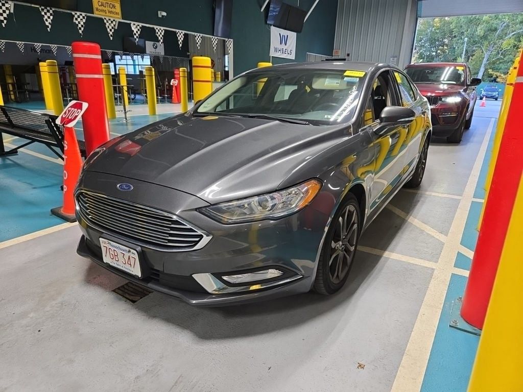 2018 Ford Fusion SE photo 2