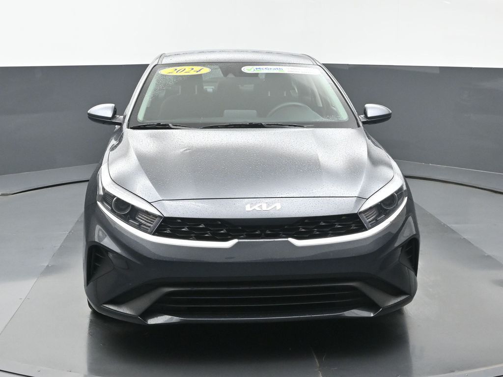 2024 Kia Forte LXS photo 3