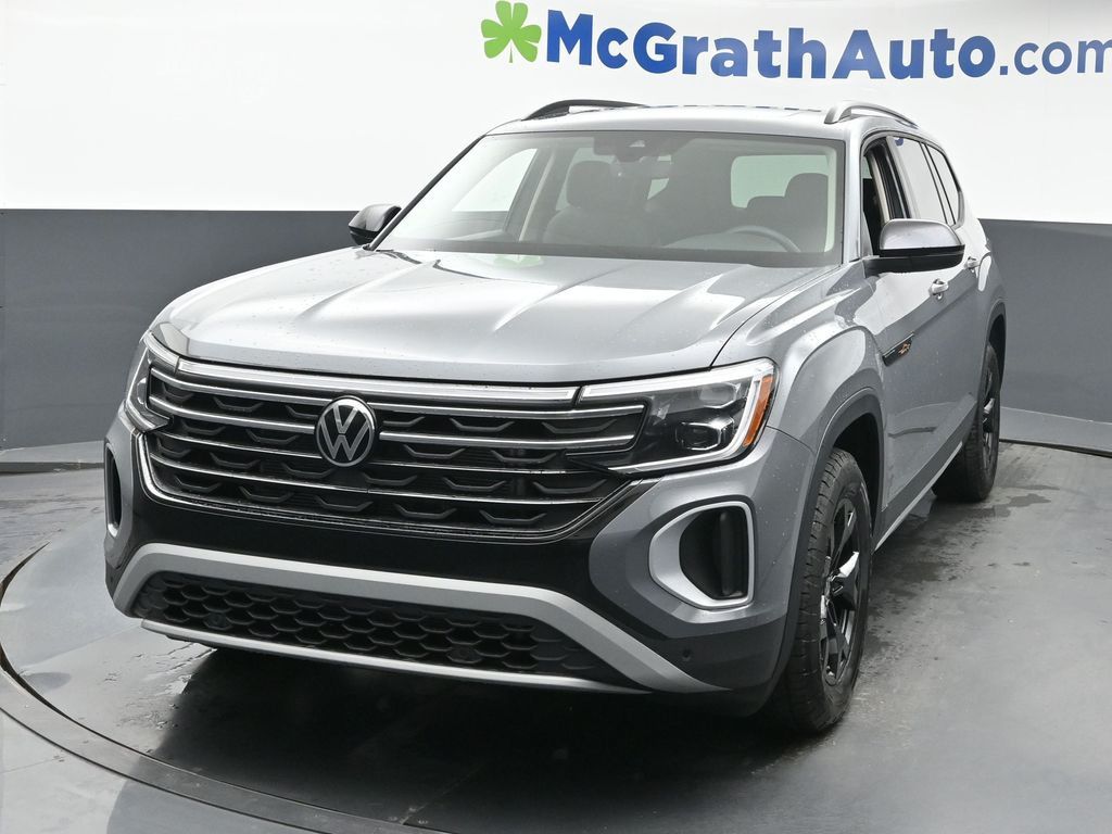 2025 Volkswagen Atlas Peak Edition SE photo 4