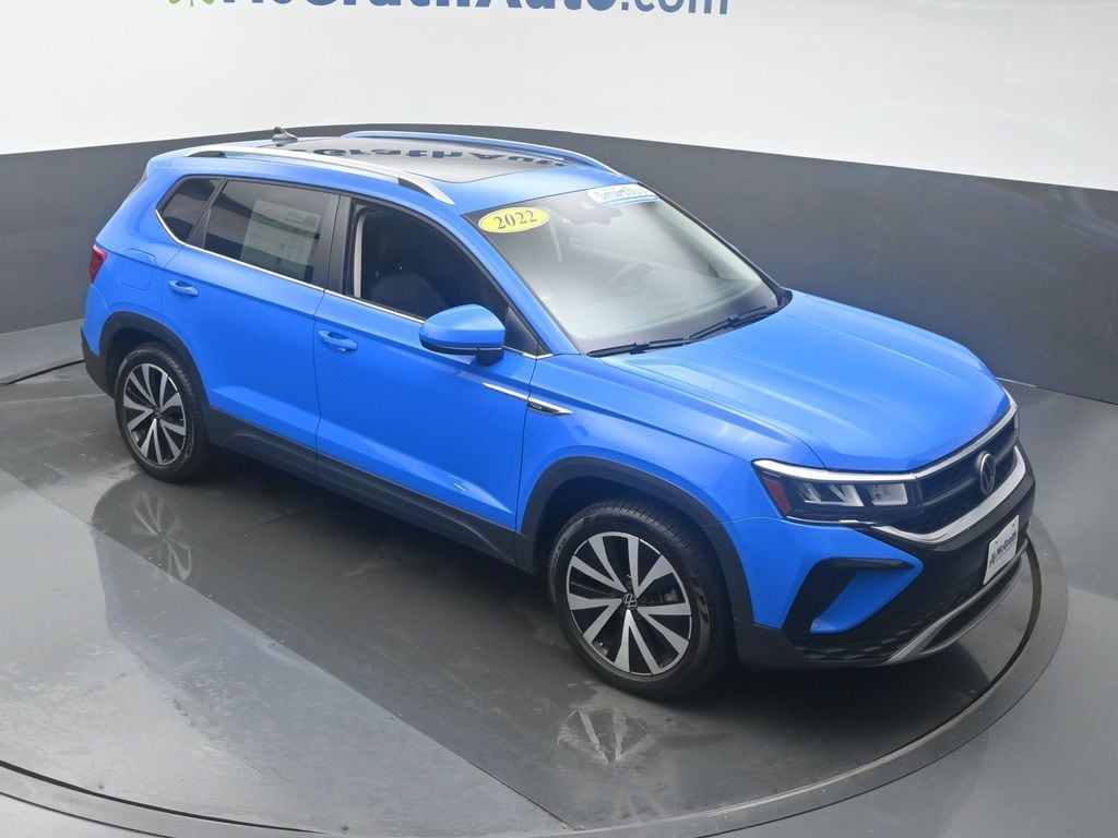Used 2022 Volkswagen Taos SE with VIN 3VVPX7B26NM038257 for sale in Marion, IA