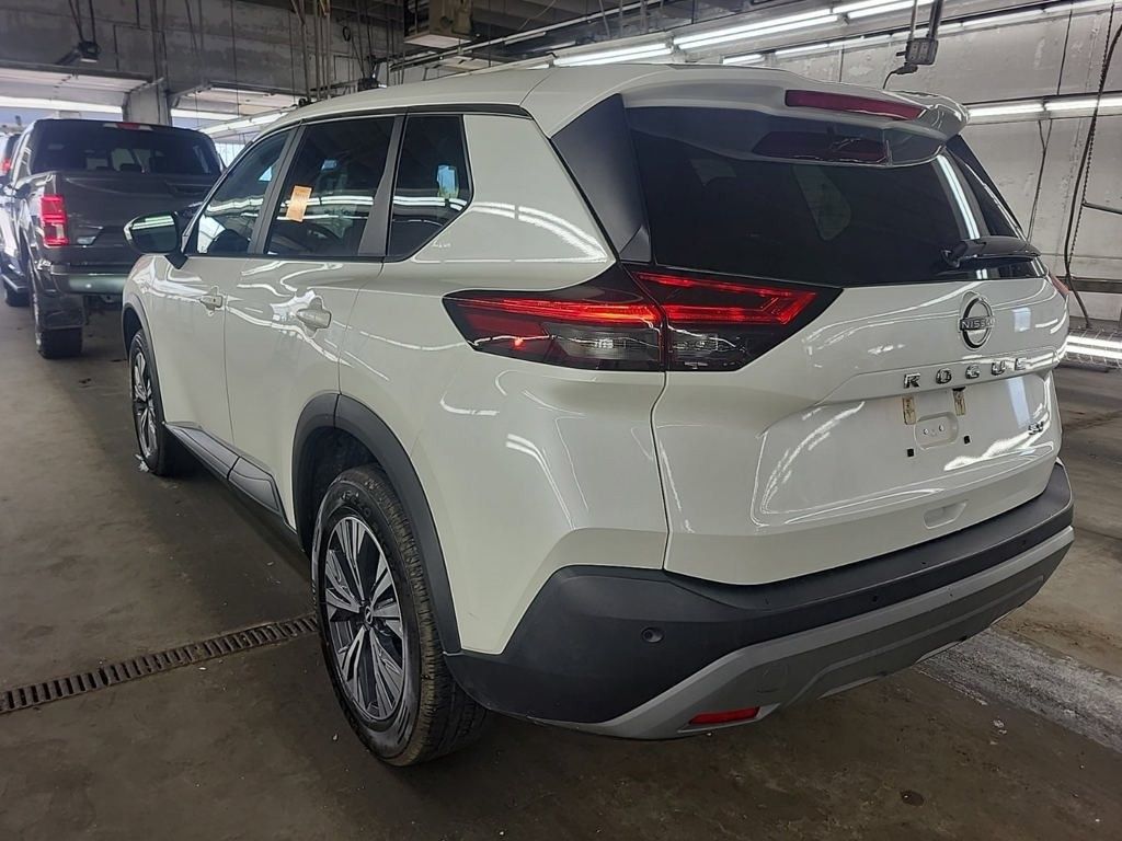 2023 Nissan Rogue SV photo 2