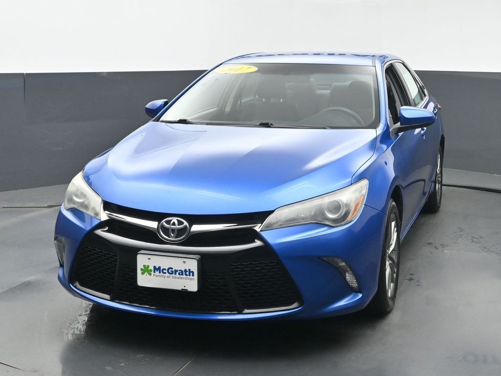 2017 Toyota Camry XLE photo 4